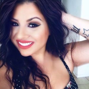 Meet your Posher, Annette